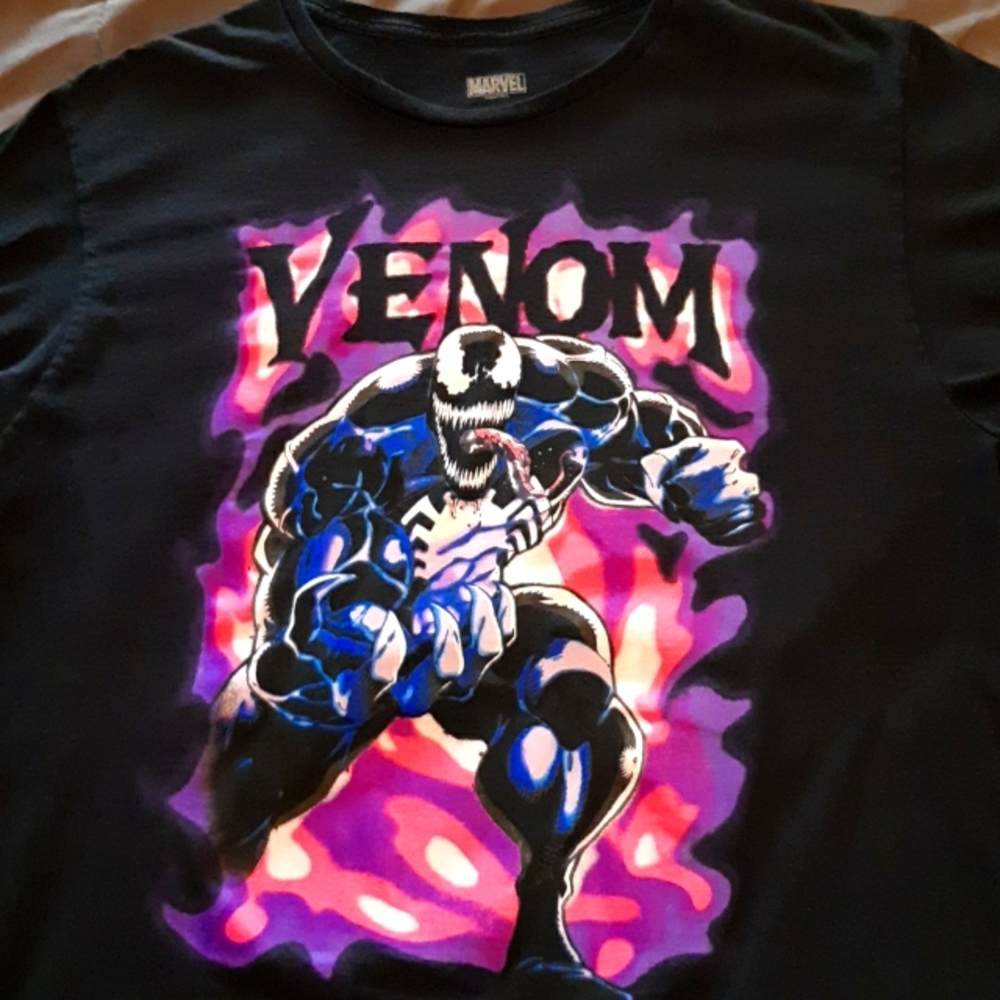 Mean venom large tee shirt